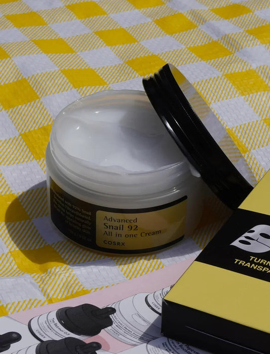 Die Kraft der Schnecke mit COSRX erhältlich bei Glanzhaut.com