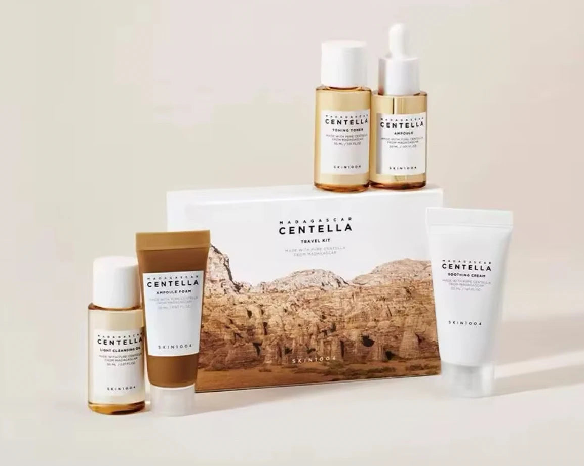 eine perfekte lösung beim Reisen seine Haut immer zu pflegen mit centella travel kit erhältlich bei glanzhaut.com